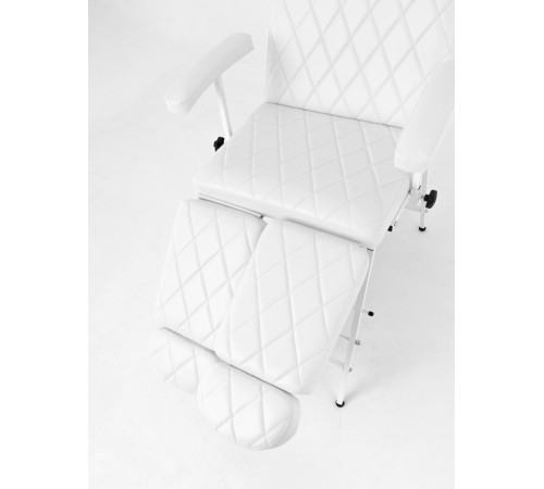 Кресло педикюрное с прошивкой ромбом Горизонт